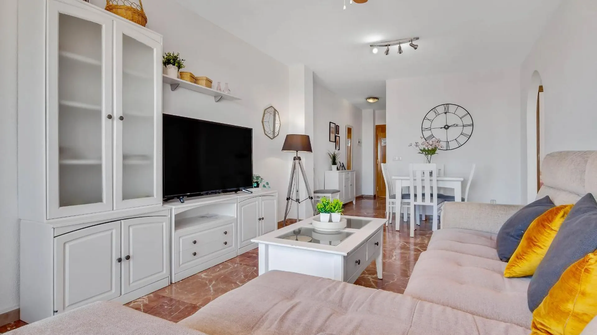 Apartamento Fontana 5D by IVI Real Estate Torremolinos