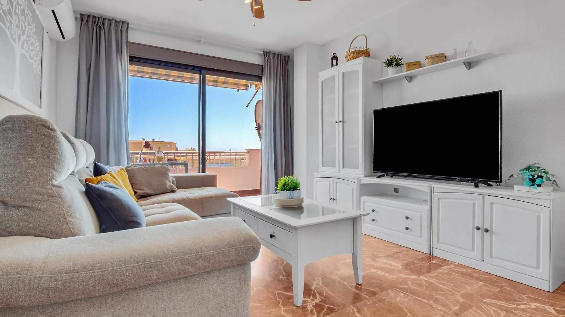 Apartamento Fontana 5D by IVI Real Estate Torremolinos España